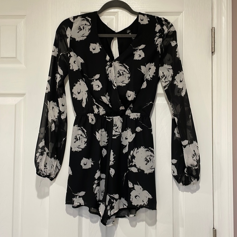 Lord & Taylor Design Lab Black and White Flora Romper, size small